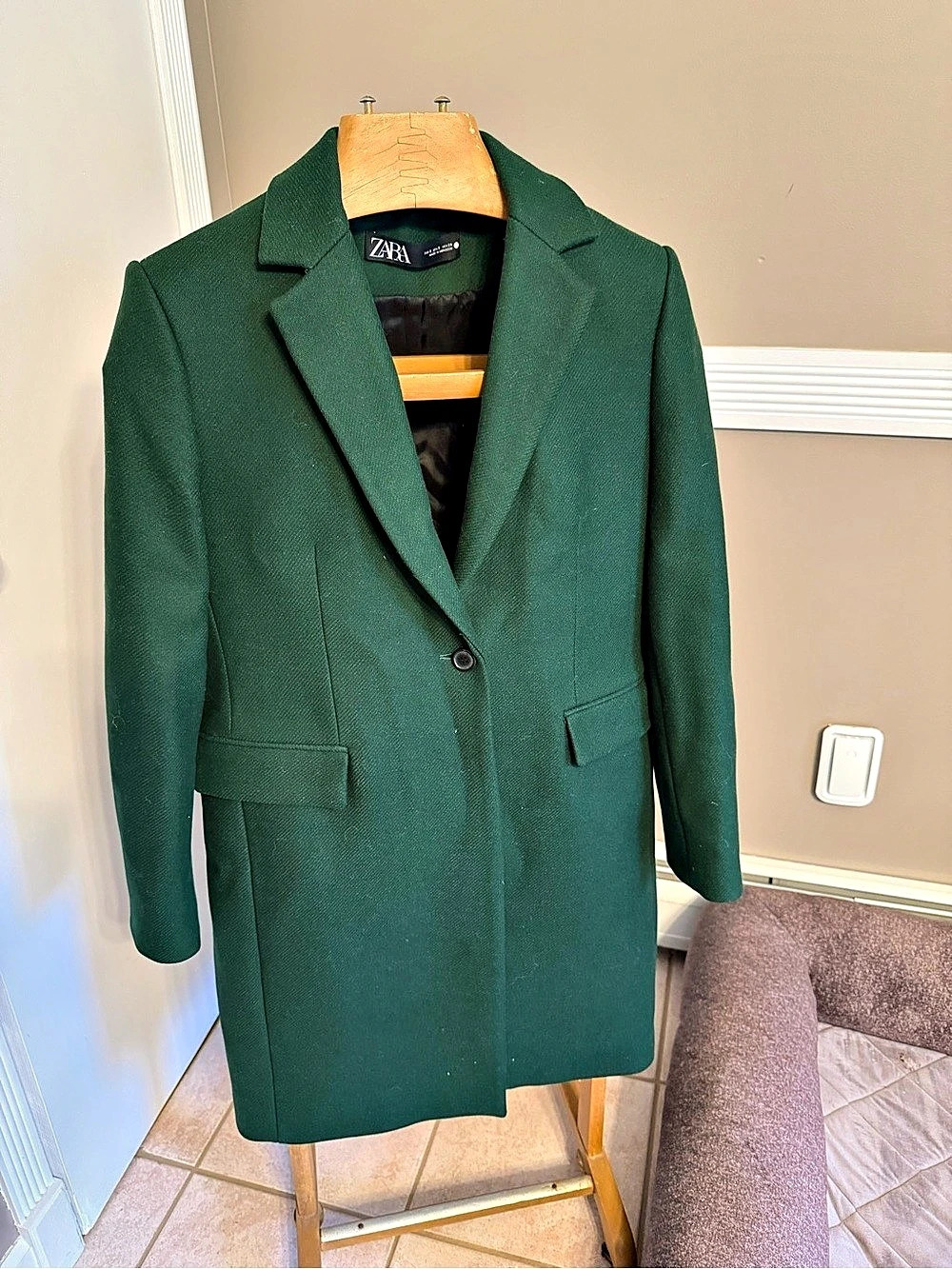 Zara Women's Green Button-Front Coat Like New